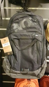 Plecak Evoc Trail Pro black carbon real photo.jpg