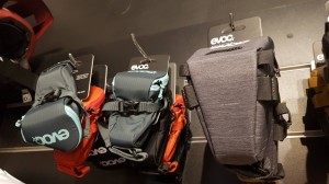 Nerka Evoc Seat Bag Tour carbon grey real photo.jpg