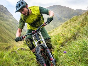 Ochraniacze kolan Endura SingleTrack Lite II Czarne E1256BK p2.jpg