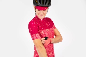 Damska Koszulka Rowerowa Endura Paisley S S Borówkowa E6213PB p3.webp