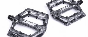 Pedały DMR Vault Grey Camo Special Edition p3.webp