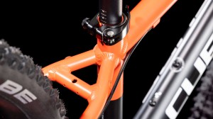 Rower Cube Reaction 240 Pro black'n'blue'n'red 2025 p4.webp