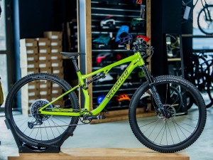 Rower Specialized Chisel Comp Gloss Ion Smoke Liquid Metal 2025 p6.webp