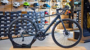 Rower Cube Attain Race night'n'black 2025 p8.webp