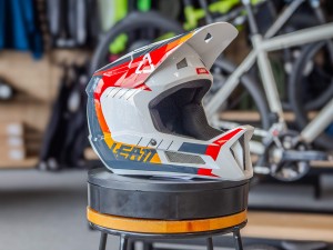 Kask Rowerowy Leatt Gravity 2.0 V24 White-Red p7.webp