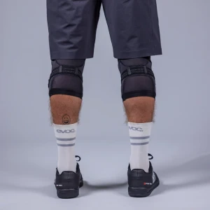 Ochraniacz kolan Evoc Knee Protector LS Flex Enduro Black p6.webp