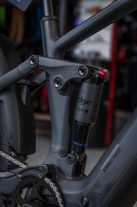 Rower Cube Stereo Hybrid ONE22 Pro 600 night'n'chrome 2026 p12.webp