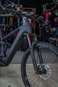 Rower Cube Stereo Hybrid ONE22 Pro 600 night'n'chrome 2026 p10.webp