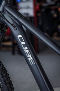 Rower Cube Attention Pro night'n'black 2026 Sklep Rowerowy Częstochowa BikePark24 p12.webp