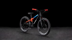 Rower Cube Reaction 200 Pro black'n'blue'n'red 2026 p2.webp