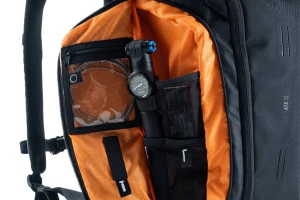 Plecak rowerowy Cube ATX Black 30L p4.webp