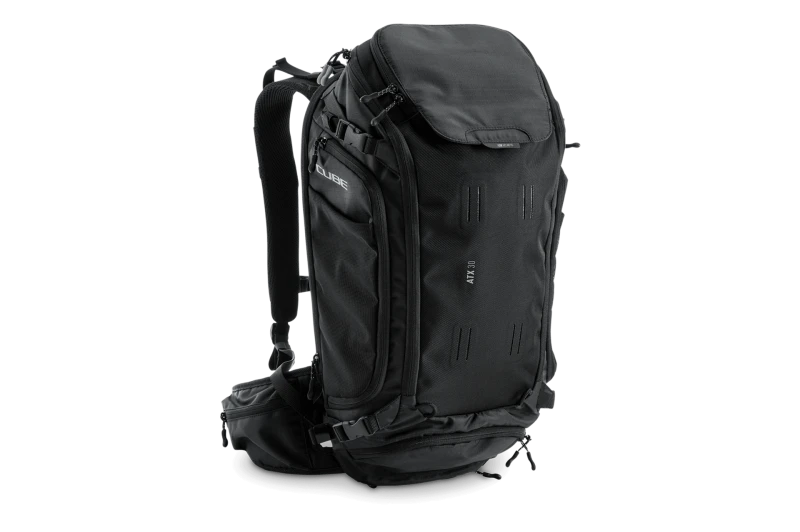 Plecak rowerowy Cube ATX Black 30L.webp