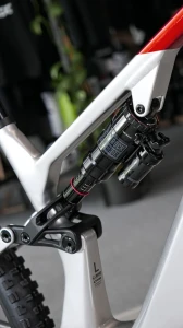 Rower Crussis e-Full 10.11 Pro Panasonic 715 Wh p15.webp