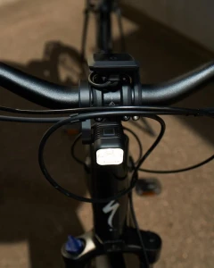 Lampka rowerowa przednia Knog Blinder E 900 Front E-Bike Light p6.webp
