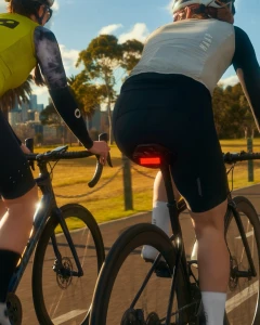 Lampka rowerowa tylna Knog Blinder Link Saddle p10.webp