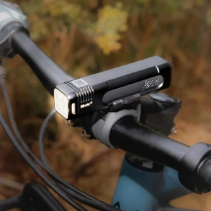Zestaw lampek rowerowych Knog Blinder Pro 700 + Knog Plus p2.webp