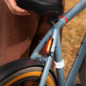 Zestaw lampek rowerowych Knog Blinder Pro 700 + Knog Plus p3.webp