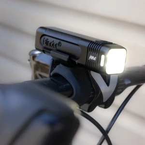 Zestaw lampek rowerowych Knog Blinder 1000 + Blinder Square Bike Light Set p2.webp
