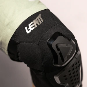 Ochraniacze kolan Leatt Knee Guard 6.0 Evo EXT czarne p12.webp
