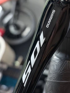 Rower Specialized Aethos Sport - Shimano 105 Blue Onyx Metallic Obsidian 2025 rozmiar 56.webp