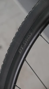 Zestaw kół DT Swiss G540 z oponami Tracer 700x45 tył p4.webp