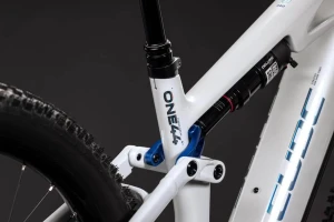 Rower Cube Stereo Hybrid ONE44 HPC Pro 800 metallicwhite'n'blue 2027 p4.webp