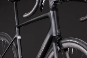 Rower Cube Attain C62 Race carbon'n'coalchrome 2027 p10.webp