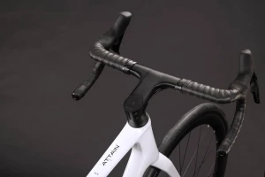 Rower Cube Attain C62 SLX metallicwhite'n'black 2027 p6.webp