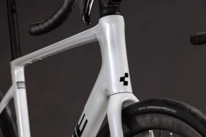 Rower Cube Attain C62 SLX metallicwhite'n'black 2027 p11.webp