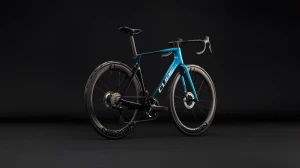Rower Cube Agree C62 Race chromeblue´n´liquidblue 2027 p3.webp